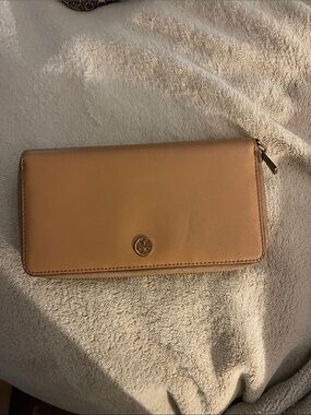 Tory Burch Camel/Tan Leather Zip Wallet with Gold Logo